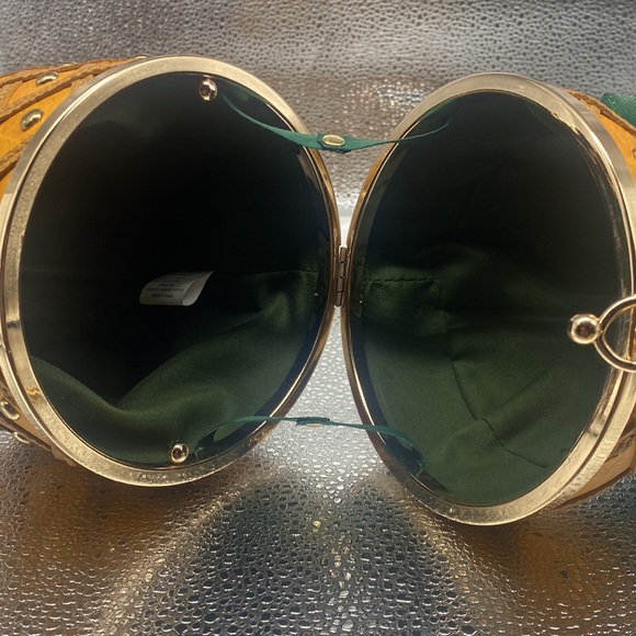 NWT Vegan Leather Tan Pineapple Top Handle Clutch - Picture 3 of 4